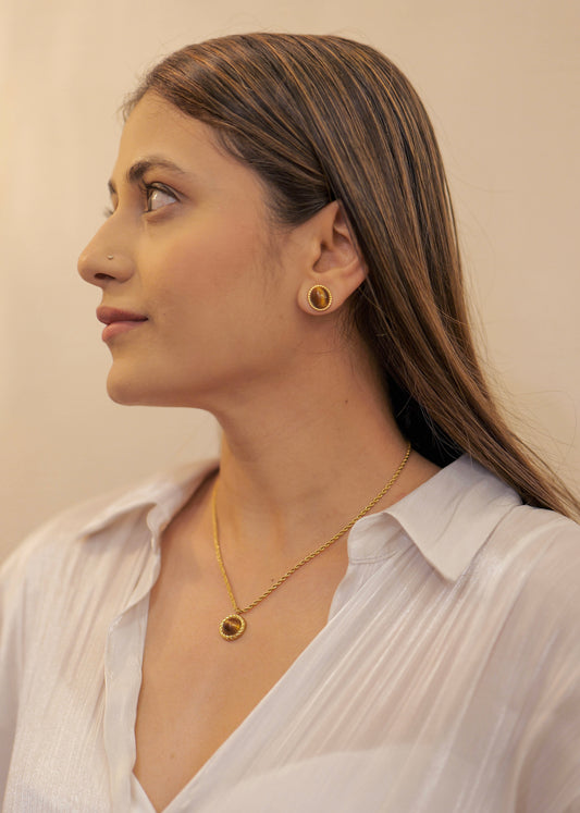 Bold Strength Pendant Necklace Set