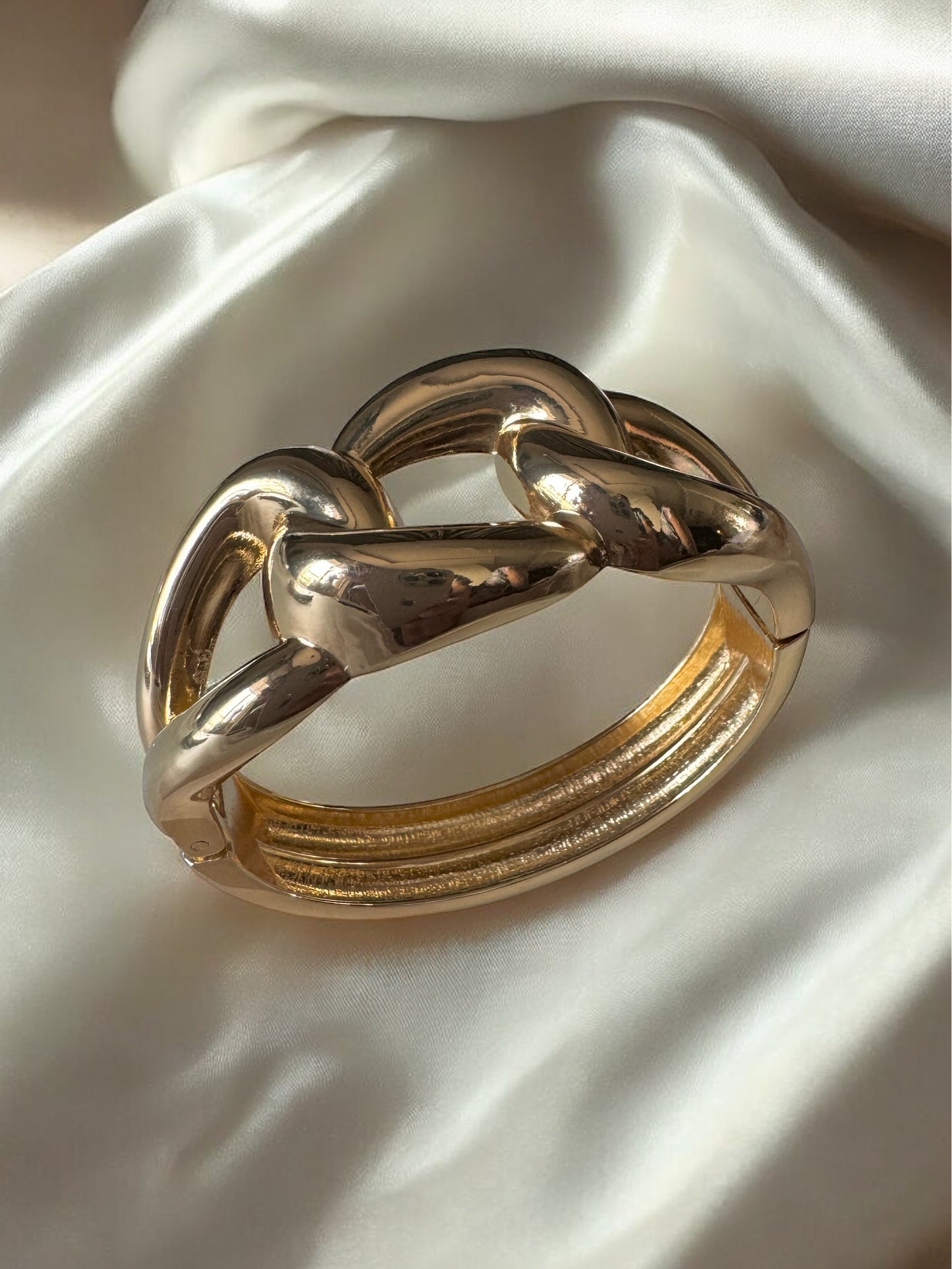 Shiraz Street Golden Cuff