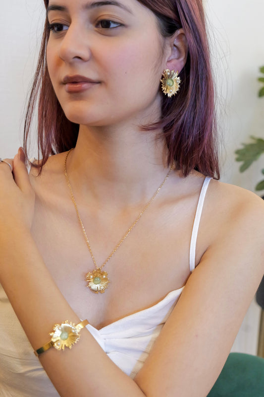 Solara Radiance Pendant Set with Bracelet