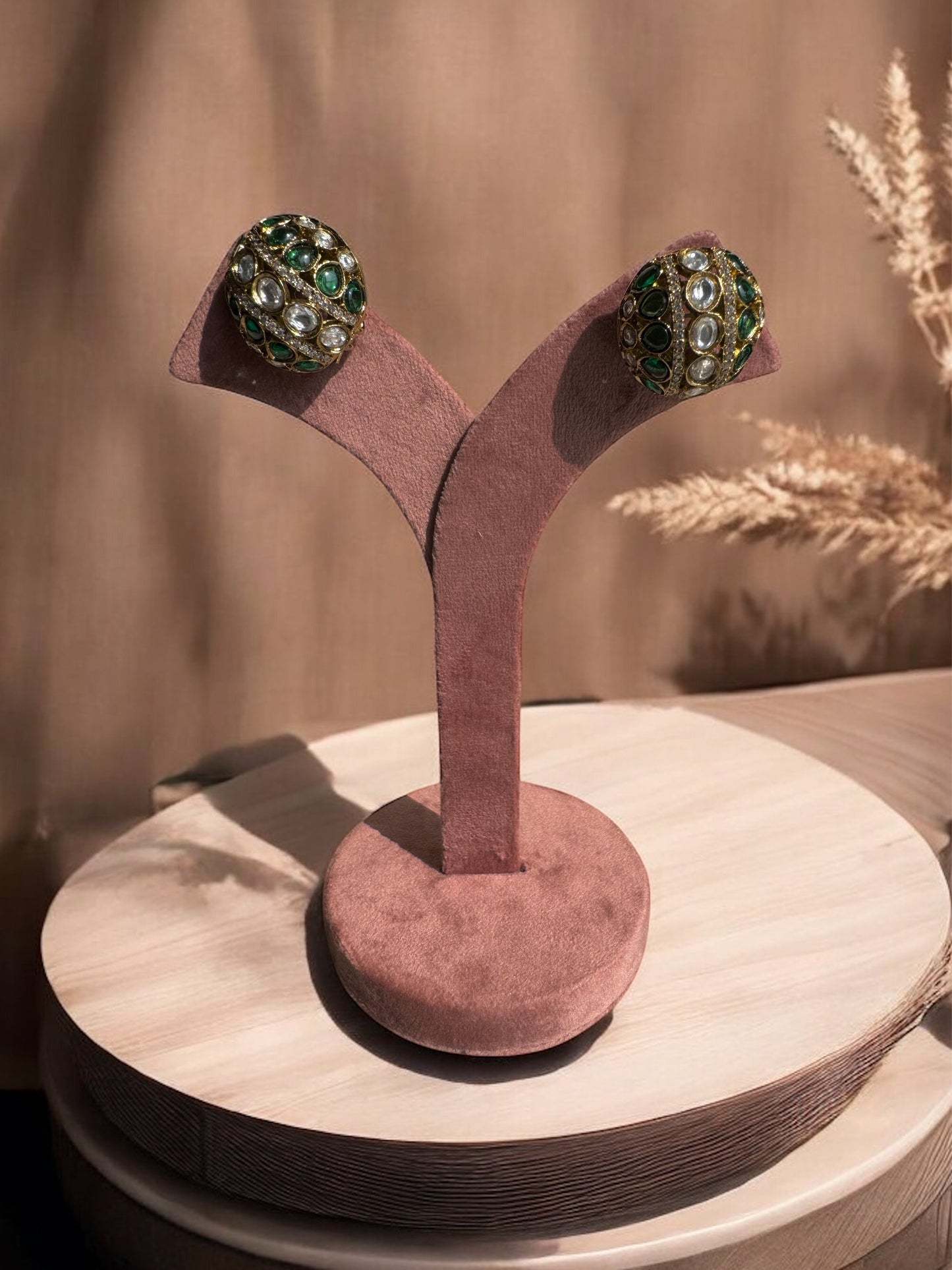 Jugni Emerald Kundan choker set