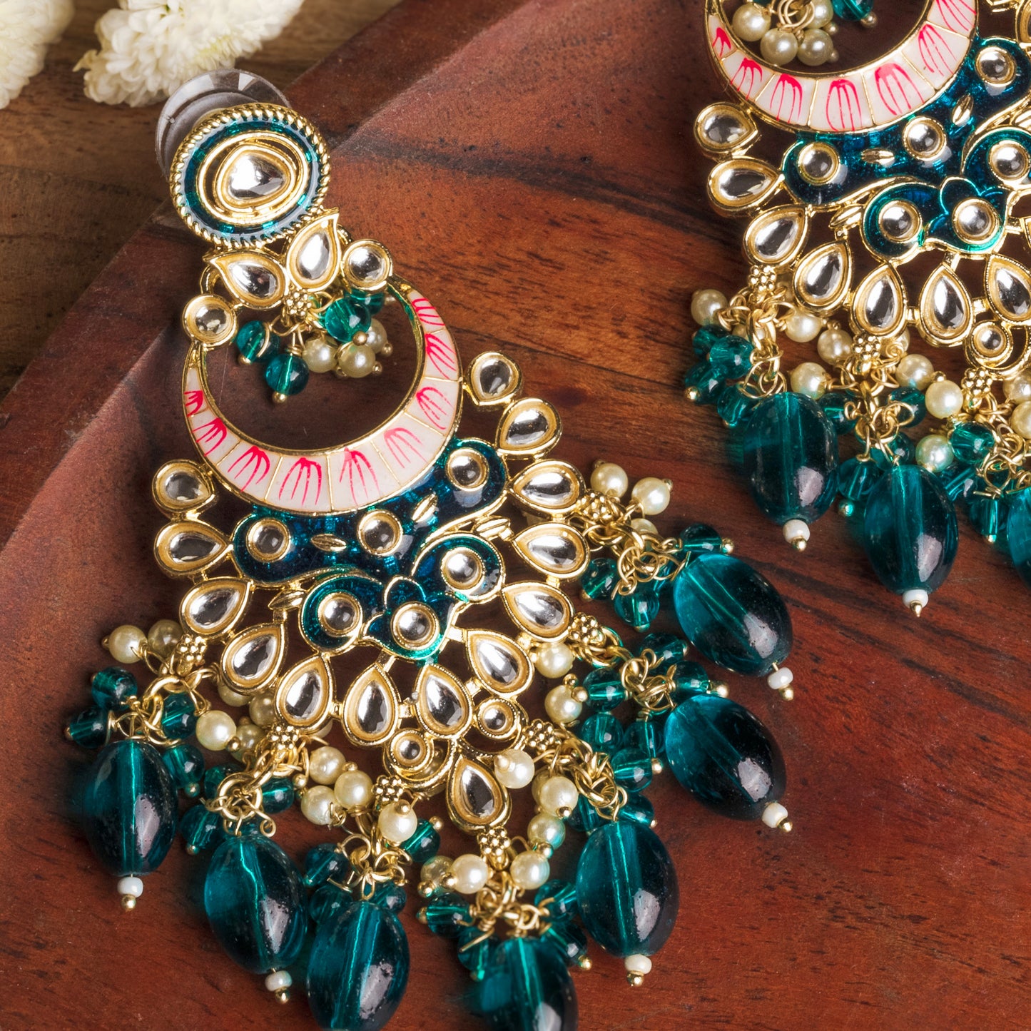 Shiddat Kundan Chand Earring