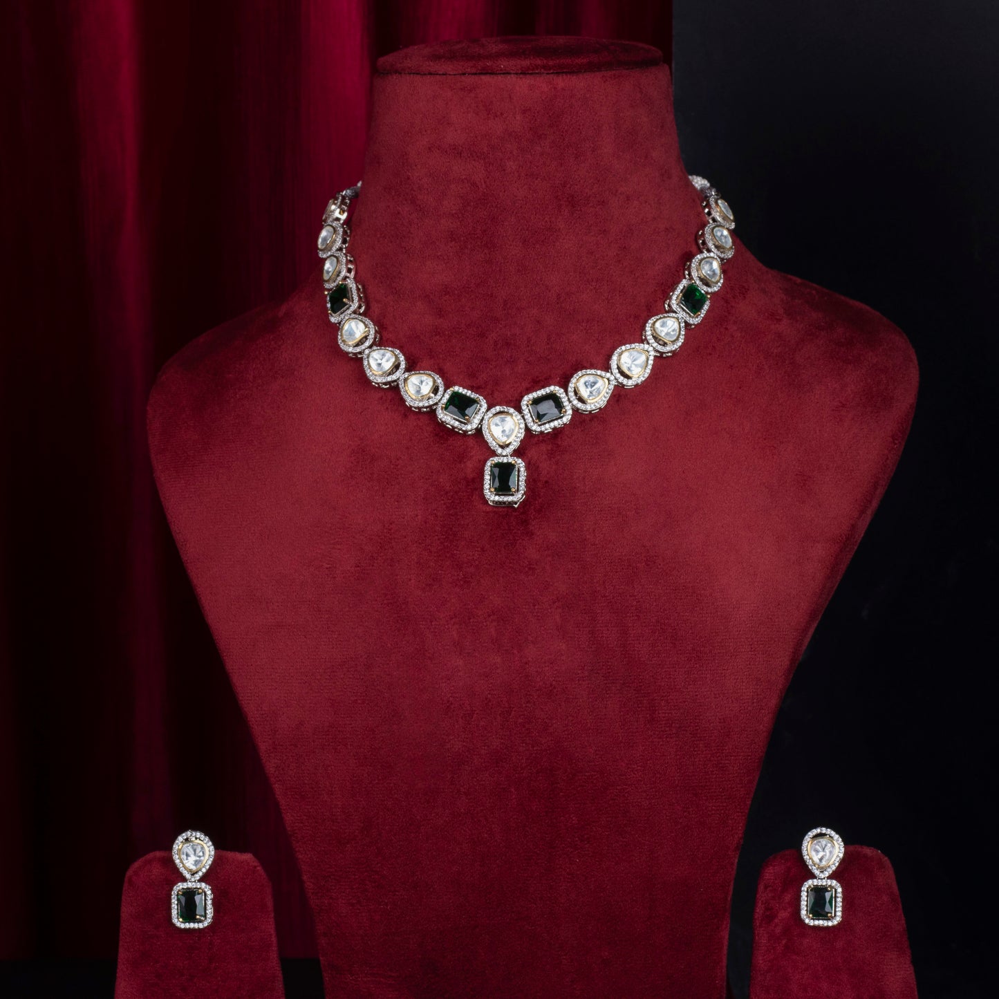 Sparkling Symphony Emerald Polki Necklace Set