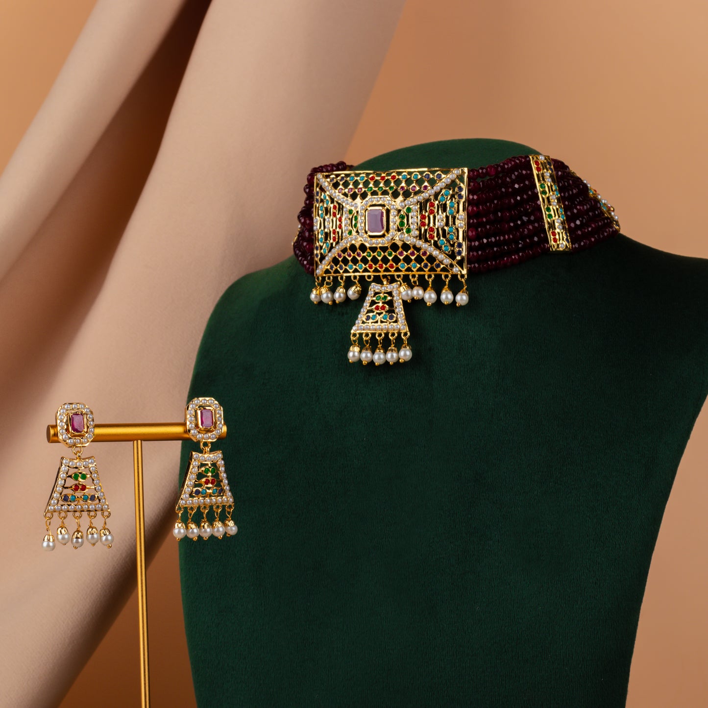 Mira Jadau Necklace Set