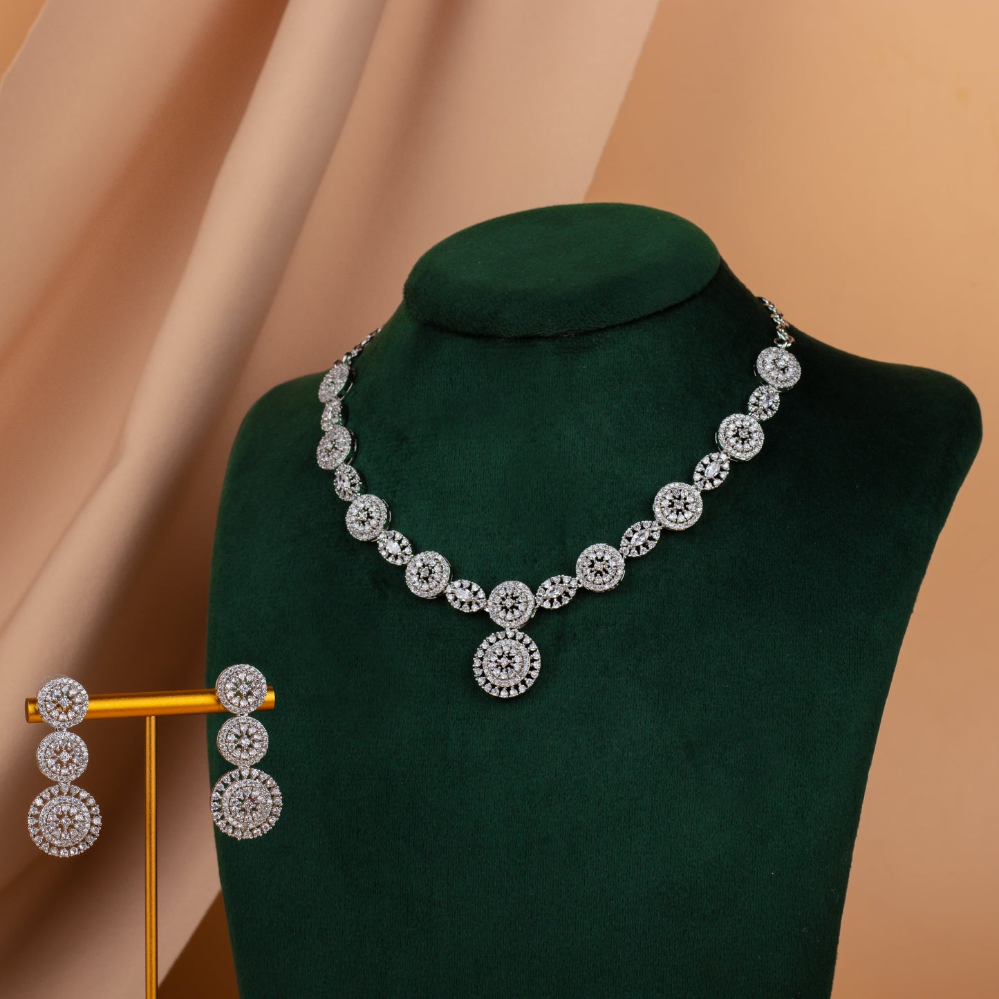 Stardust White Diamond Necklace Set