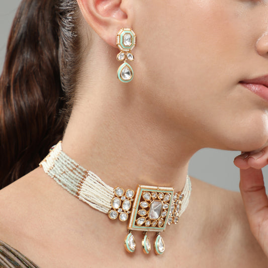 Tarusa White Pearls Intricately Embellished With Kundan Stones