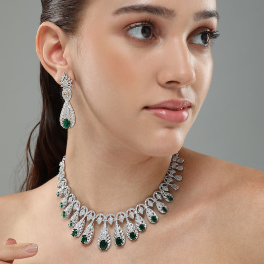 Bedazzling Green Diamond Necklace Set