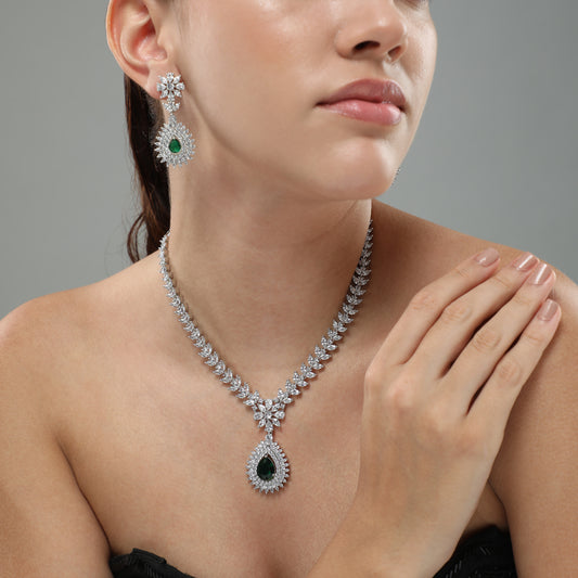 Majestic Emerald Necklace Set