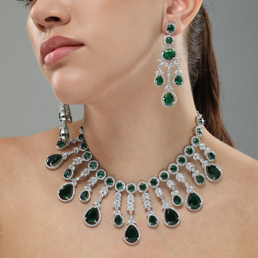 Aurora Emerald Necklace Set