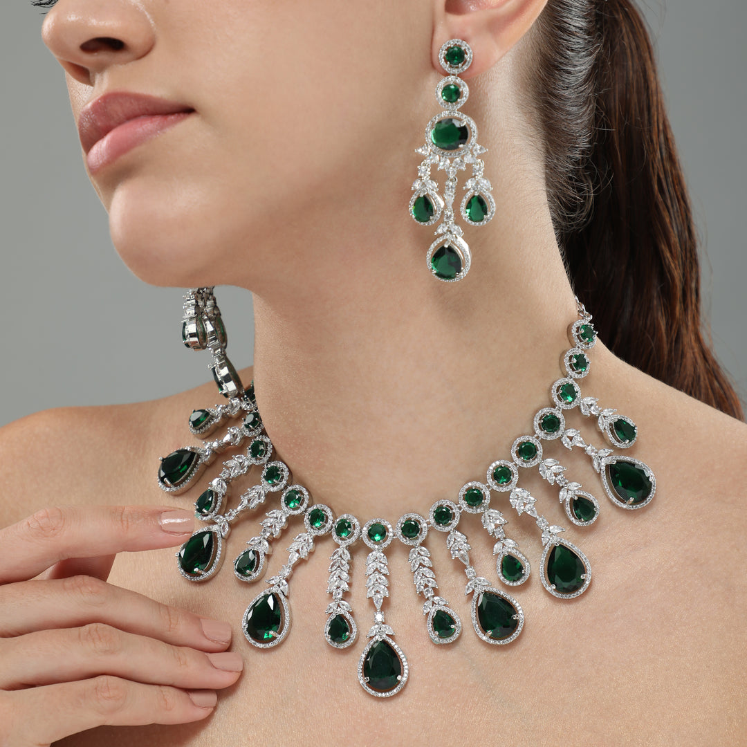 Aurora Emerald Necklace Set