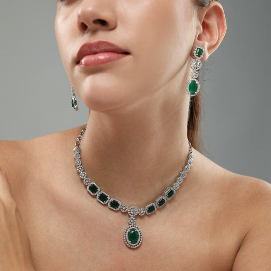 Regal Splendor Emerald Necklace Set