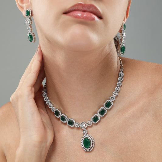 Regal Splendor Emerald Necklace Set