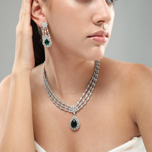 Sparkling Dreamy Emerald Diamond Set