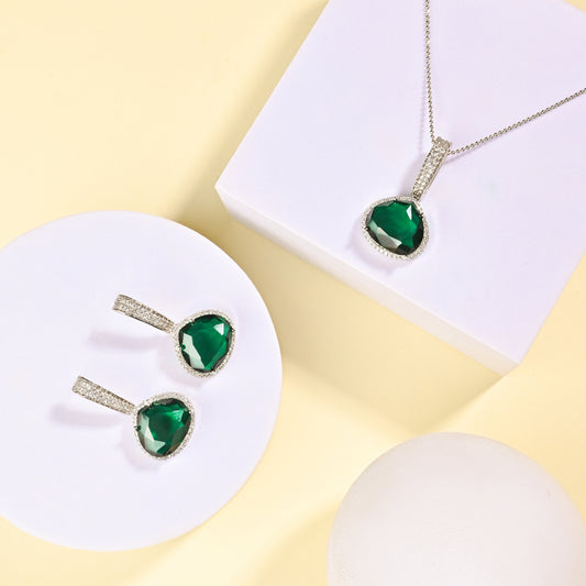 Dazzling Green Pendant Set