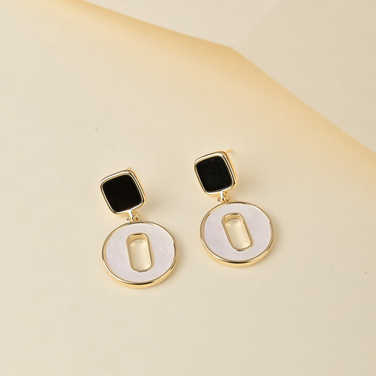 Iyla Black-White Earrings